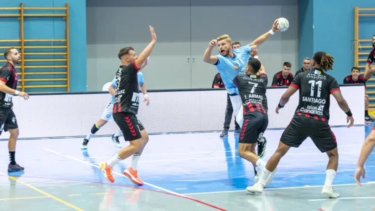 Triunfo del Trasmapi Gobycar UD Ibiza HCE en un emocionante segundo partido de liga