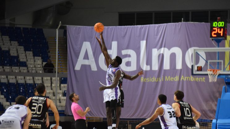 El Fibwi Palma Bàsquet sigue invicto en casa tras imponerse ante Gandía por 72-63
