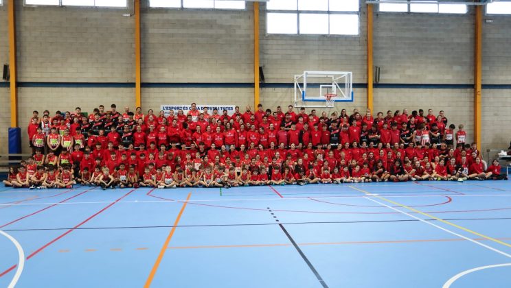 MULTITUDINARIA PRESENTACIÓN DEL CLUB BALONCESTO MANACOR