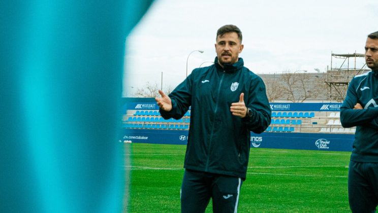 Xavi Arnedo se une al cuerpo técnico del CD Atlético Baleares
