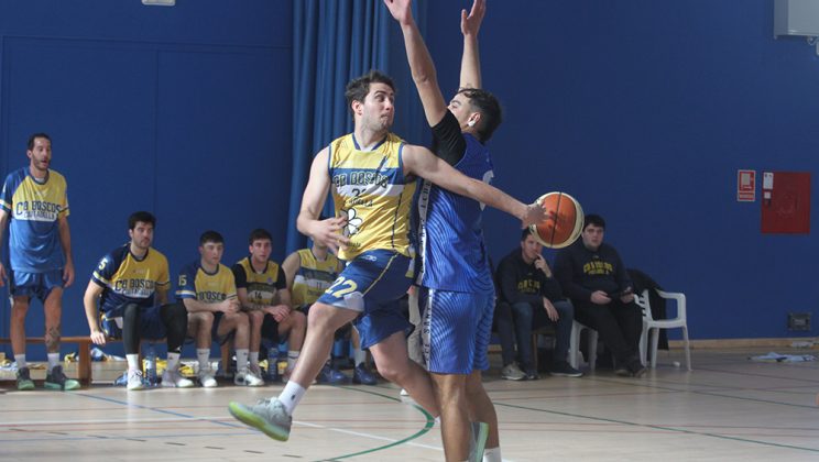 Los equipos punteros de la Lliga Escribano masculina no fallan