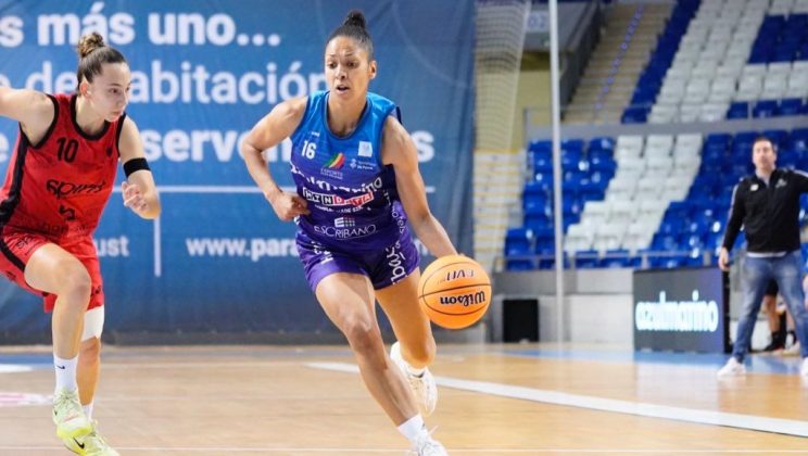 El Azulmarino exhibe puntería desde la larga distancia y derrota a Barakaldo por 80-43