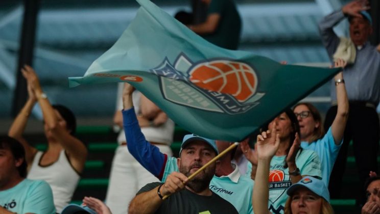 El Palmer Basket Mallorca Palma resiste ante un Cáceres deslumbrante y se encomienda a Son Moix para levantar la eliminatoria