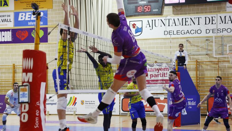 Un ConectaBalear CV Manacor intratable tumba a Guaguas y suma el primer punto de semifinales de play-off