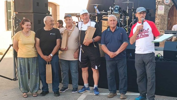 ES FONER JERÓNIMO MATAMALAS VUELVE A GANAR POR TERCER AÑO CONSECUTIVO EL TORNEO DE TIR DE FONA DE BINIALI EN LA CATEGORÍA SENIOR MASCULINO.