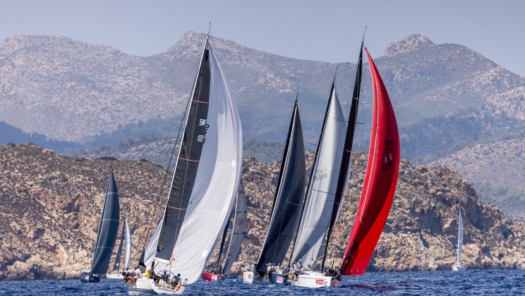 La 43 Copa del Rey MAPFRE alcanzó velocidad de crucero con la incorporación de la clase femenina