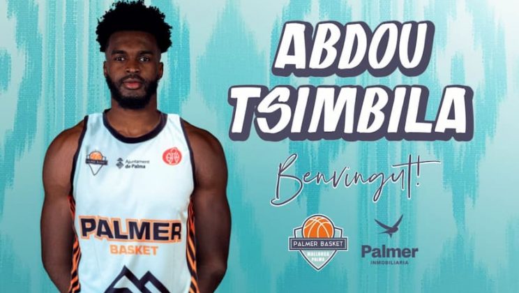 Abdou Tsimbila, rotundidad en las proximidades del aro para el Palmer Basket