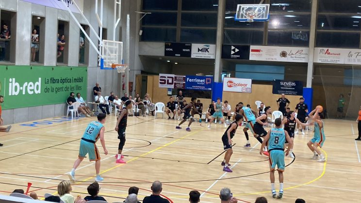 Un gran trabajo colectivo da la victoria al Fibwi Mallorca Bàsquet Palma ante el Palmer Basket Mallorca Palma