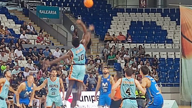 El Movistar Estudiantes se impone por la mínima al Palmer Basket en una cita señorial