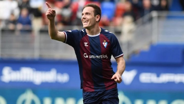 Jon Bautista, el regreso goleador del ariete mahonés en Ipurua