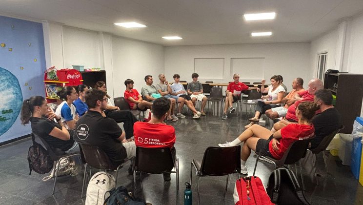 LA NUEVA COMISIÓN DEPORTIVA DEL BALONCESTO MANACOR SE REÚNE CON LOS ENTRENADORES PARA PRESENTAR EL PROYECTO DE TEMPORADA