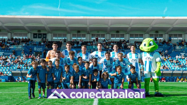El Atlético Baleares rescata un punto en el último minuto contra el Alcoyano (1-1)