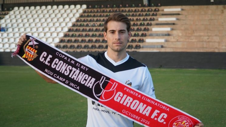 El CE Constància presenta la camiseta con la que jugará el partido de Copa del Rey contra el Girona FC