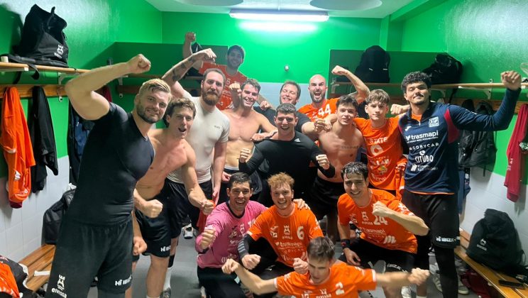 Victoria de carácter en tierras gallegas: el Trasmapi Gobycar & Citubo HC Eivissa se impone al OAR Coruña (25-27)