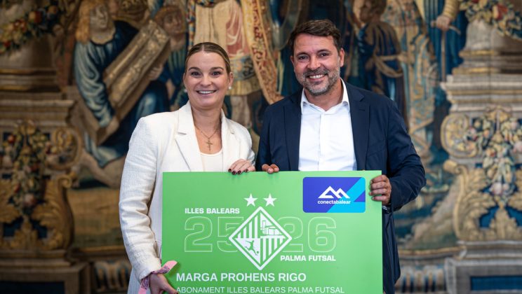 Marga Prohens, abonada 3300 del Illes Balears Palma Futsal