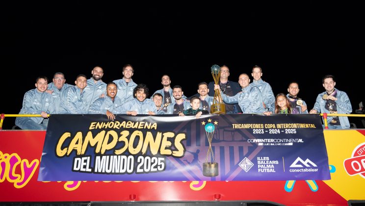 El Illes Balears Palma Futsal celebra la Copa Intercontinental en el Consolat de Mar