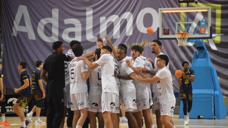 El Fibwi Mallorca Bàsquet Palma se crece en Son Moix y se lleva un intenso encuentro ante el Club Ourense Baloncesto