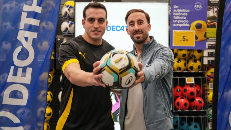 Rivillos y Ordoqui presentan el balón oficial de la copa Intercontinental de futbol sala