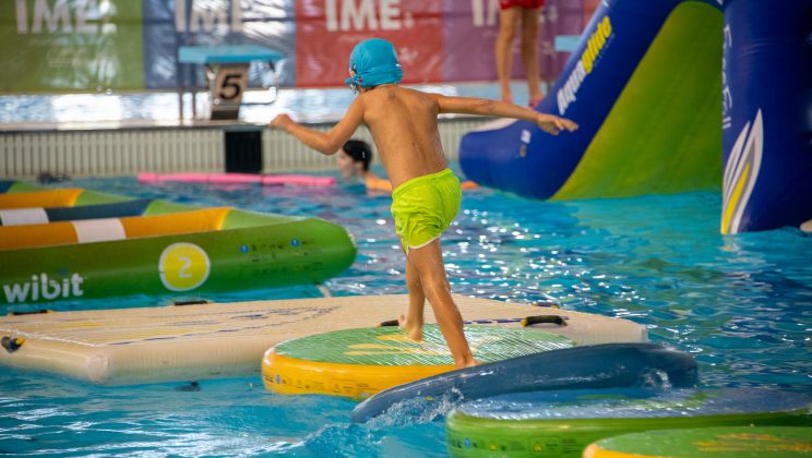 El IME pone en marcha las fiestas acuáticas de Navidad en las piscinas de Son Hugo y Son Moix con 180 plazas más que en la última edición