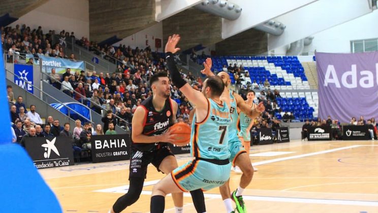 El Palmer Basket acaricia el triunfo en un compromiso gigantesco ante el Fibwi Mallorca