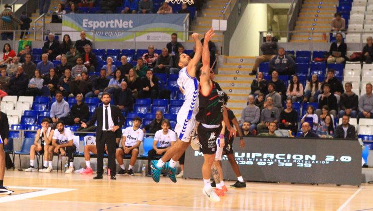 El Fibwi Mallorca Bàsquet Palma cae ante el Super Agropal Palencia y los elementos en un intenso partido