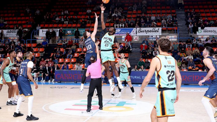 Un Intratable Tizona Burgos aventaja al Palmer Basket