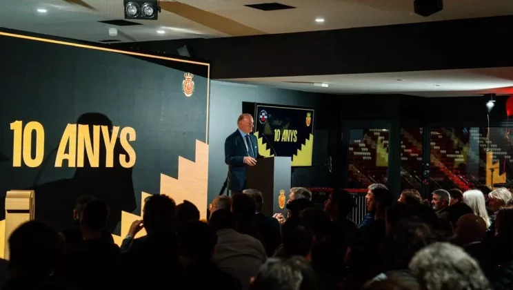 Acto del décimo aniversario de la actual propiedad