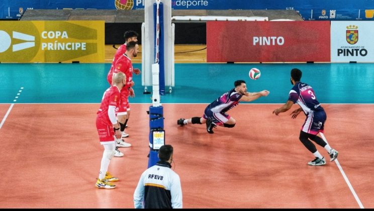 El Mayurqa Voley Palma debuta en la Copa Príncipe con una épica victoria ante Textil Santanderina (2-3)