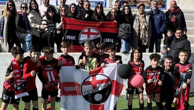 EL ALEVIN S 11 PREFERENTE DEL SANT JORDI VENCE AL ARENAL POR 1-2 Y SE ADJUDICA LA COPA DE LA LIGA.