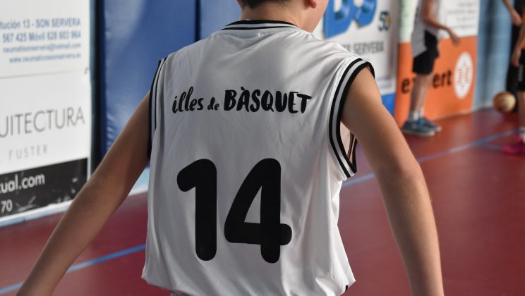 Elaborats conjunts Rookies U13 per a jugar un amistós contra les seleccions