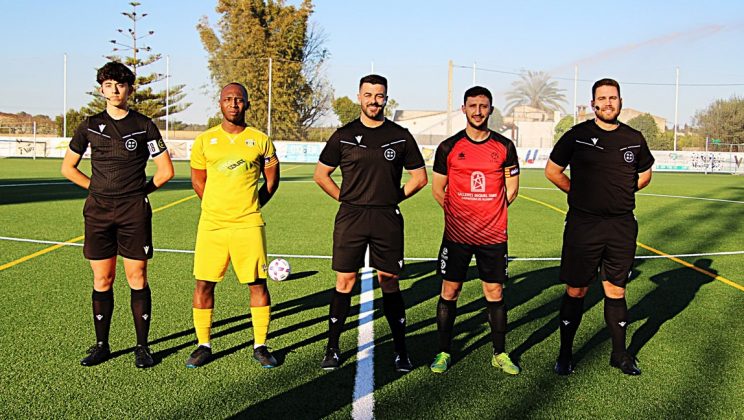 El Sineu impone su ley tras el descanso y firma una goleada que le impulsa al segundo puesto