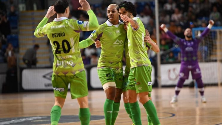 A Riga con tres goles de ventaja (7-4)