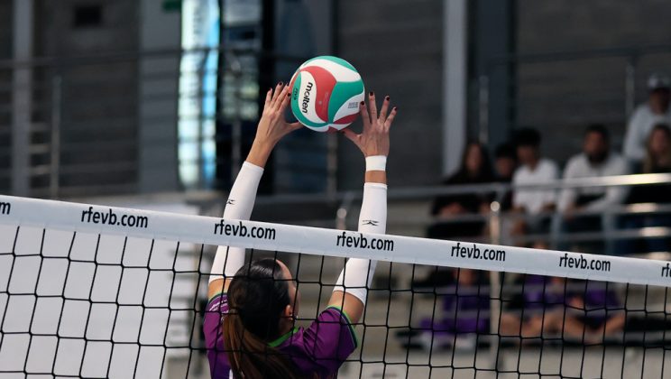 El JS Hotels lo intenta pero pierde la imbatibilidad ante un sólido Barça