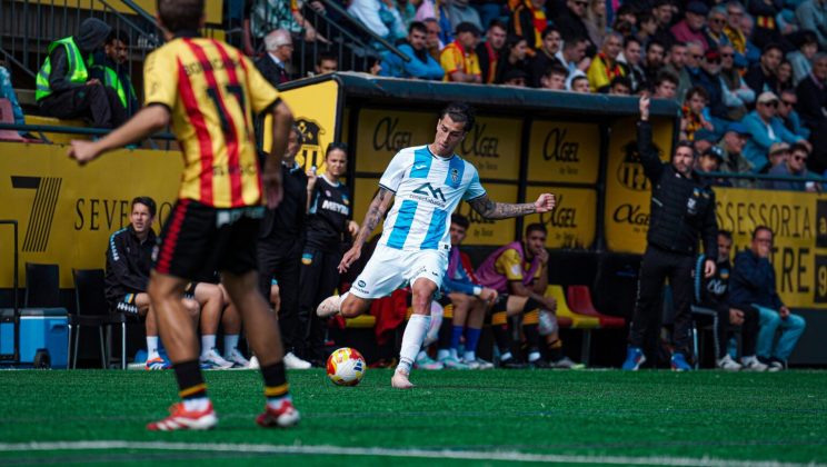 Derrota con polémica en el Narcís Sala (2-0)