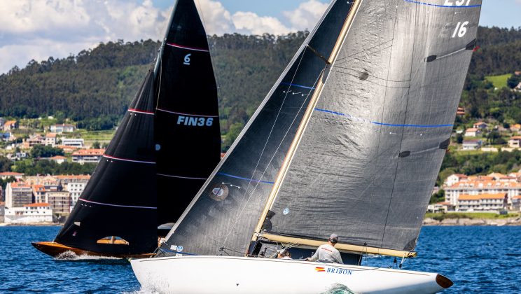 El “Bribon” se adjudica el Trofeo Xacobeo tras dos intensas jornadas de regatas en Sanxenxo