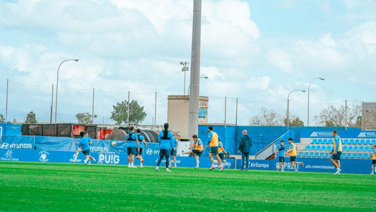 Luis Blanco: «Para poder ascender hay dos vías, pero a día de hoy tenemos a nuestro alcance poder quedar primeros y pasa por el partido del domingo”
