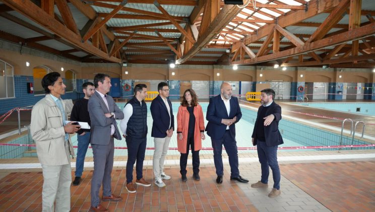 El alcalde presenta el proyecto de reforma integral de Germans Escalas, que se ejecutará en dos fases y prevé una inversión superior a los 6 millones de euros