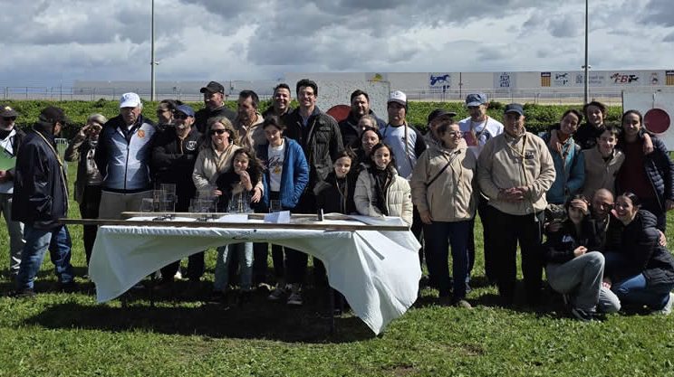 La tirada de fona con pelota reúne a honderos de toda Mallorca en el Hipódromo de Son Pardo