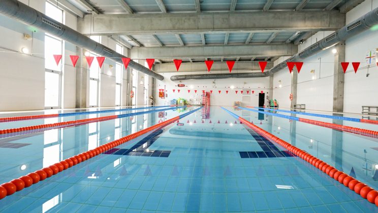 La piscina Marga Crespí reabre al público una vez finalizados los trabajos de mejora