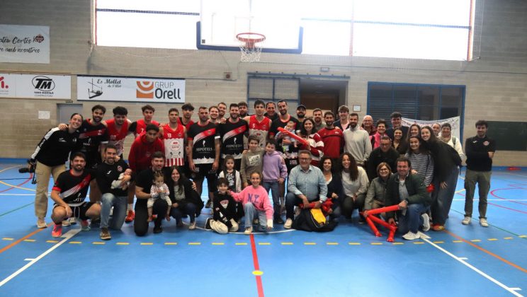 EMOTIVO HOMENAJE A TOMÀS BOSCH, NUESTRO GRAN CAPITÁN