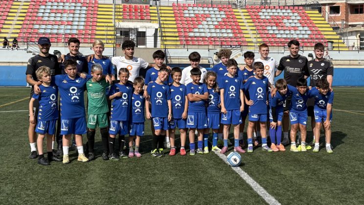 El fútbol base se prepara para afrontar la recta final de la temporada en el nuevo campus de la SD Portmany y Local Legends Ibiza
