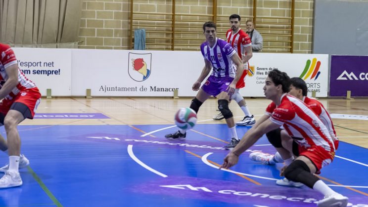 El ConectaBalear arranca los play-offs ante Cisneros