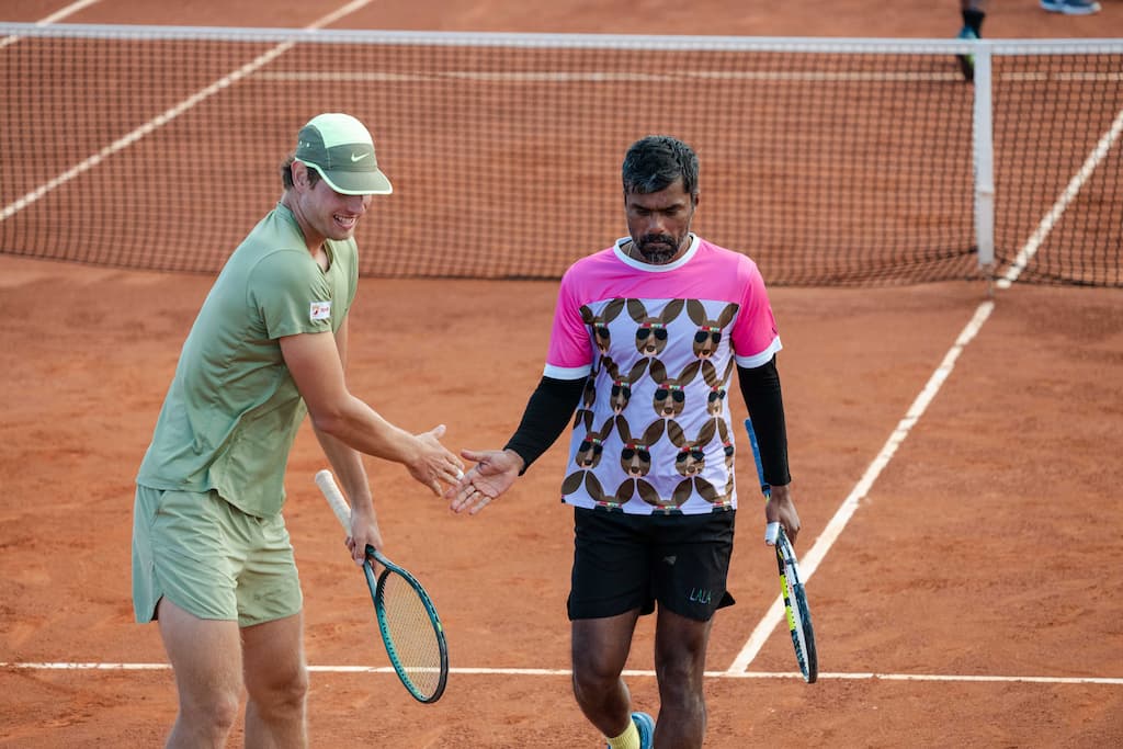 Viento, épica y sorpresas: el Open Menorca sobrevive a una jornada límite y reconfigura su cuadro