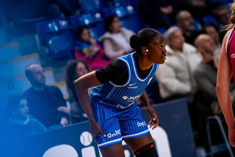 A por la penúltima fiesta en casa