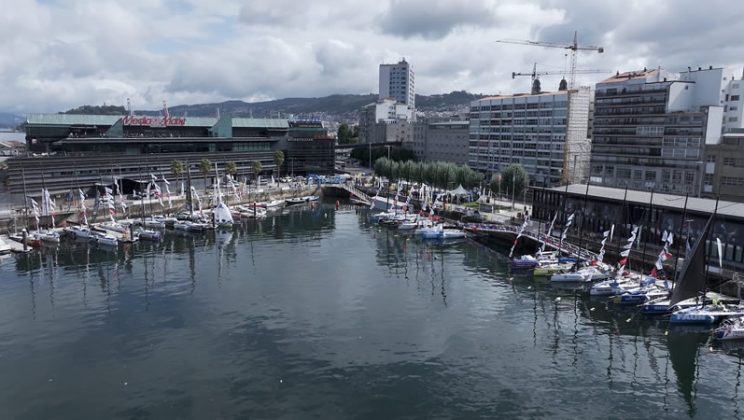 Vela: La Solitaire du Figaro Paprec alcanza el ecuador de la etapa hacia Vigo