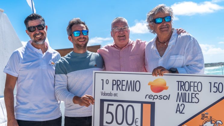 Bandera Azul gana el Trofeo Repsol Regata 150 Millas A2
