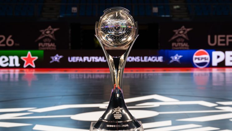 Compactado de vídeo del posado de finalistas