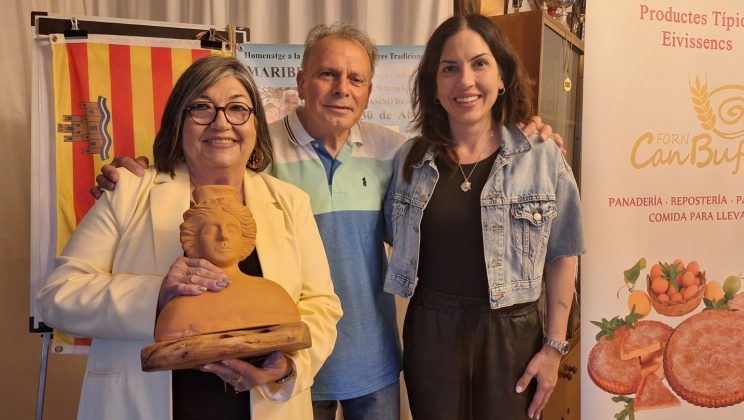 MARIBEL TORRES Y JOAN TUR HOMENAJEADOS POR PROMOVER NUESTRAS TRADICIONES Y POR DEDICAR TODA UNA VIDA A LA RADIO