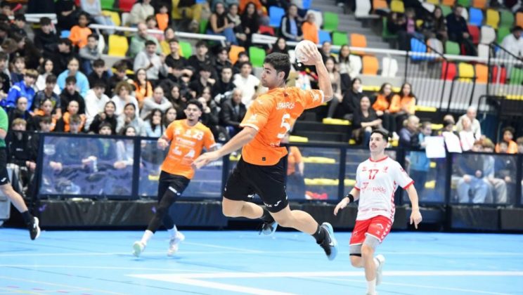 Joel Pararols se despide del HC Eivissa tras una temporada de entrega y solidez defensiva