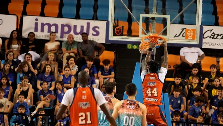 El Leyma Coruña cae en la prórroga ante el Hestia Menorca y deberá pelar para ir a la Final Four (85-82)